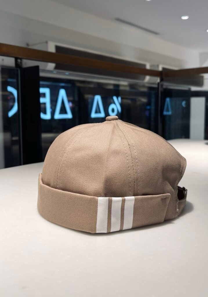 Cap a bande beige