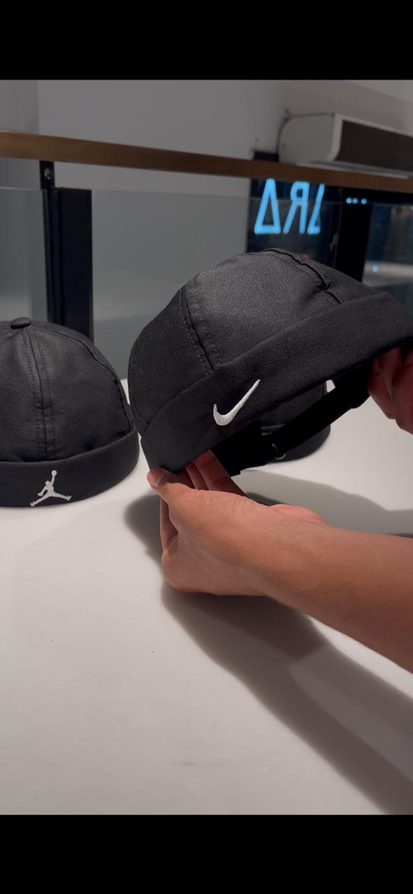 Caps